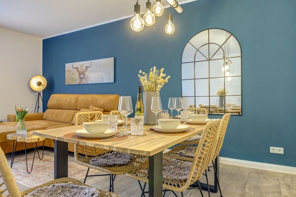 Dining - Central design apartment near the shore - 105 sqm - Parking - Kitchen - Netflix (Bingen am Rhein)