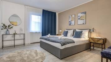 2 bedrooms, iron/ironing board, free WiFi, bed sheets