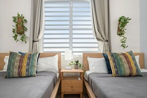 2 sovrum, strykjärn/strykbräda och resesäng