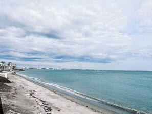 Beach - Cozy & Modern Entire Home  (Winthrop)