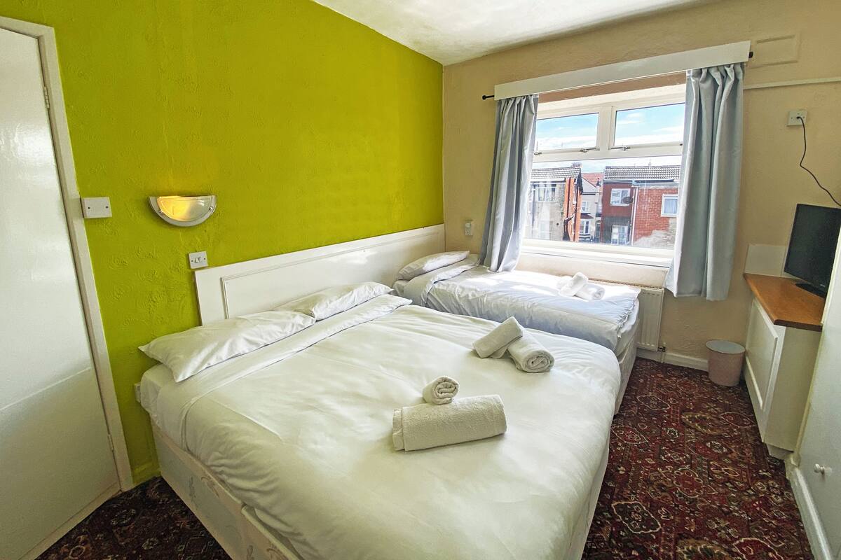 Comfort Triple Room | WiFi (free), bed sheets
