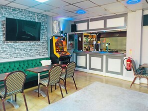 Bar (in der Unterkunft)