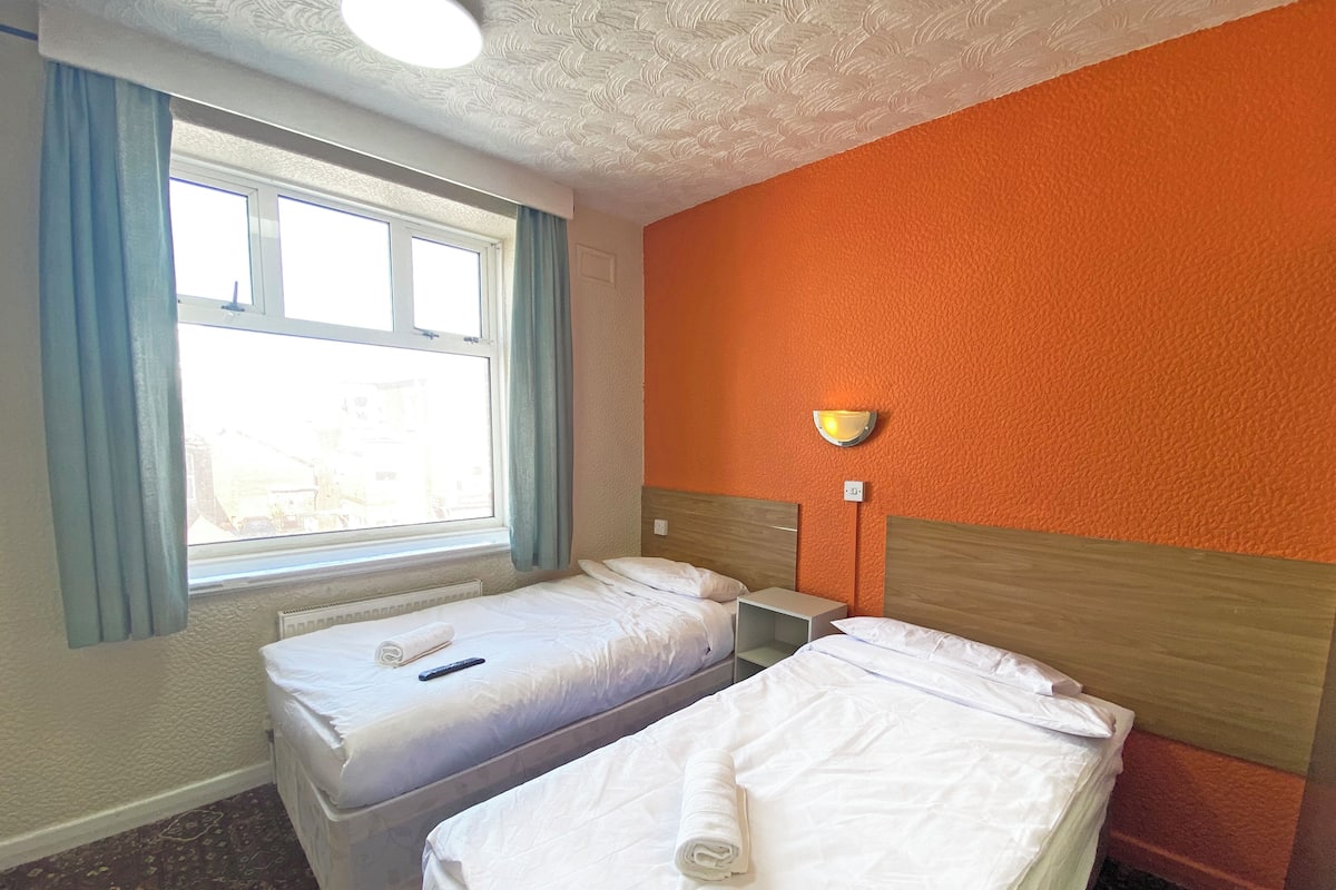 Comfort Twin Room | Free WiFi, bed sheets