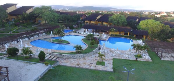 Indoor pool, a heated pool - Winterville Gravatá Flat 425 - Next to the swimming pools (Alpes Suiços Gravatá)