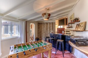 Games room - Tohono O'odham House: historic adobe close to UAZ with fire pit and more! (Tucson)