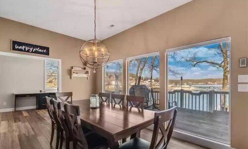 beautiful lake house on lake of the ozarks<br>