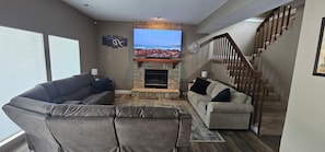 TV, fireplace