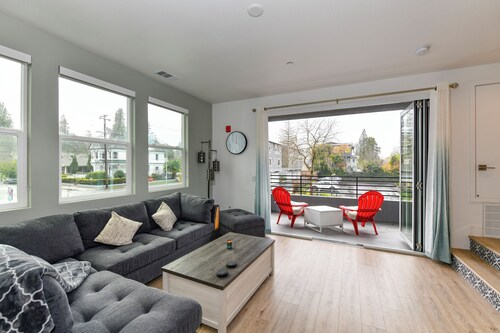 Enjoy Sunsets & Wines Downtown Napa