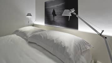 Design Double Room | Bathroom | Shower, rainfall showerhead, free toiletries, hair dryer