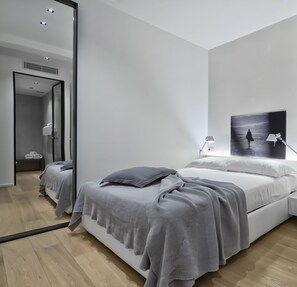 Design Double Room | Desk, laptop workspace, free WiFi, bed sheets - Luxury Suites Collection - Shantung (Riccione)