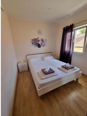 Room - Apartment with Terrace (Krvavica)