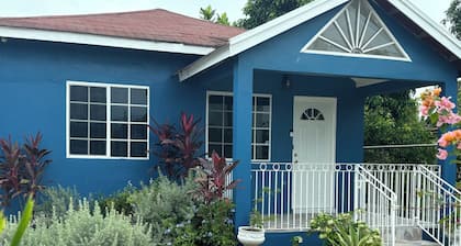 “Something Blue”
Entire property in Westmoreland, Jamaica
Cozy 3 bedroom home