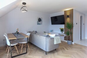 Living area - Luxurious City Centre Apartment (Perth)