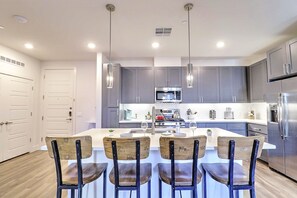 高級公寓 | 房內用餐區