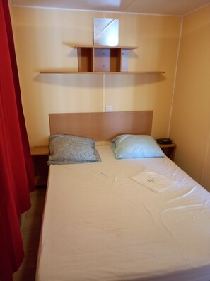 2 bedrooms, travel cot