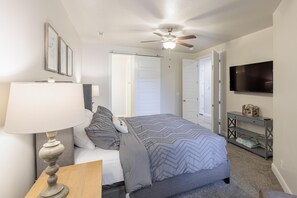 Room - Right On Par (St. George)