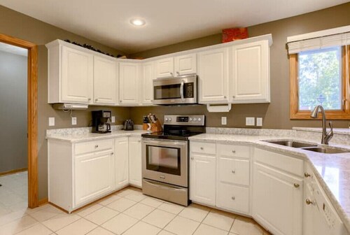 Spacious Ranch on Wooded Lot<br>