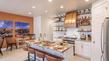 House, Multiple Beds (Serenity at Snow Canyon) | Private kitchen