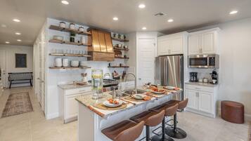 House, Multiple Beds (Serenity at Snow Canyon) | Private kitchen