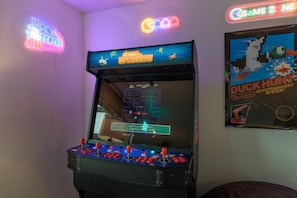 Casa, várias camas (Serenity at Snow Canyon) | Sala de jogos