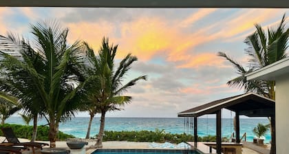 The Breakwater- Swim-Up Pool Bar with Swings on Sandy, Secluded Beach!