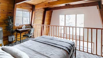 2 bedrooms, desk, iron/ironing board, free WiFi