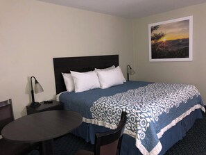 Blackout curtains, iron/ironing board, free WiFi, bed sheets - Elevation Lodge (South Lake Tahoe)