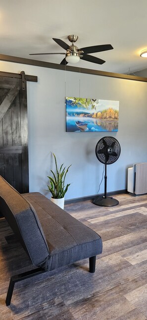 Fernseher, DVD-Player, Videothek