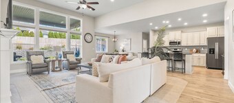 Botanical Breeze - Spacious Home in Kennewick