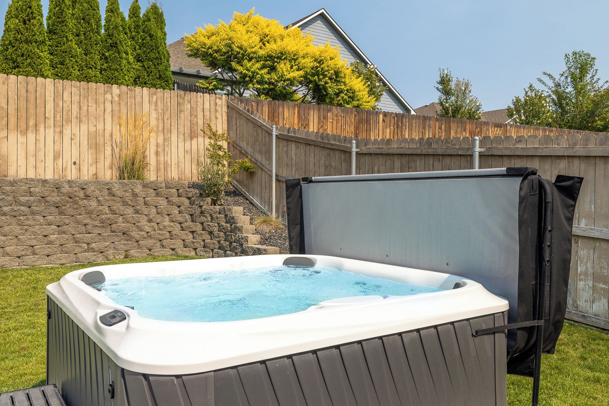 Bañera de hidromasaje al aire libre