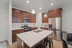 Microwave, oven, stovetop, dishwasher - New Heber Townhouse + views + 2 car garage + washer + dryer (Heber City)