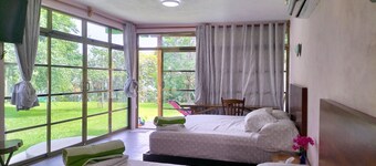 Habitación privada tipo loft a orilla de la laguna de Bacalar.