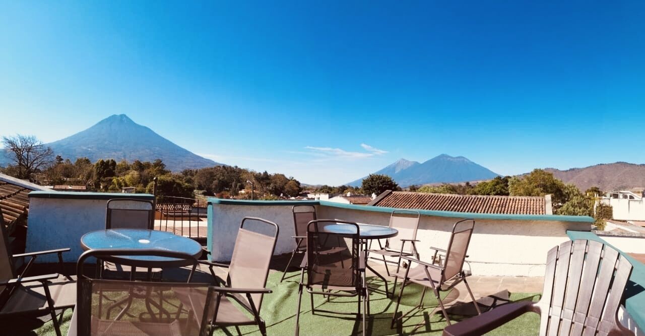 Photo - Luna Maya Antigua