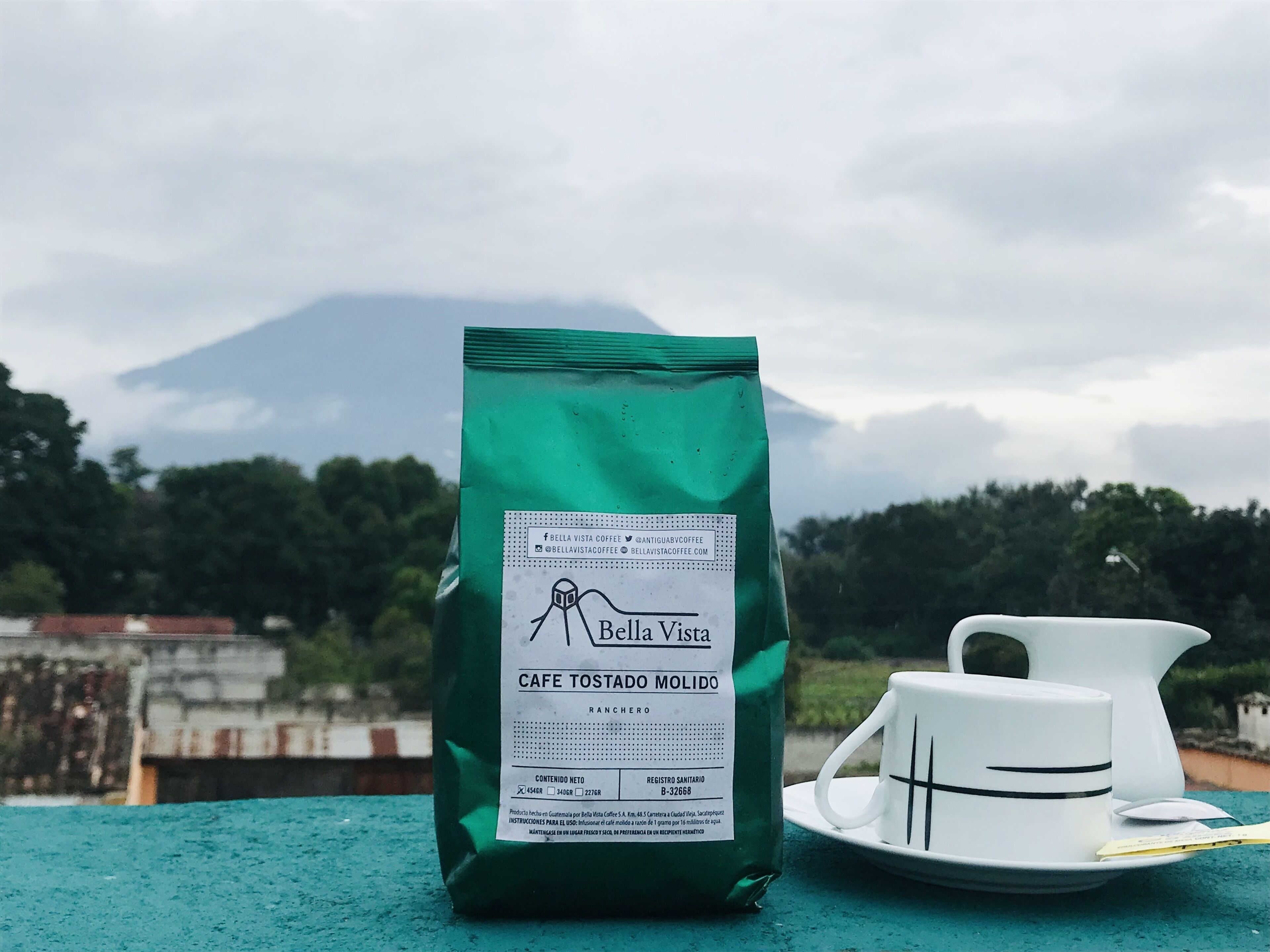 Photo - Luna Maya Antigua