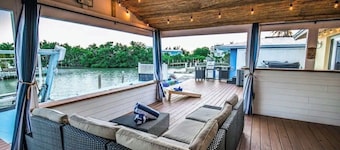 New to Vrbo SeaEsta! 1 Block to Sombero Beach! Bring your boat or rent ours!