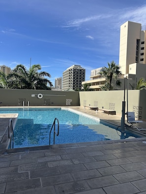 Pool - Heart of Waikiki w/ Kitchen - Free Parking - Diamond Head View (Honolulu)