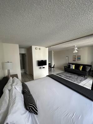 1 chambre, fer et planche à repasser, Wi-Fi, draps fournis