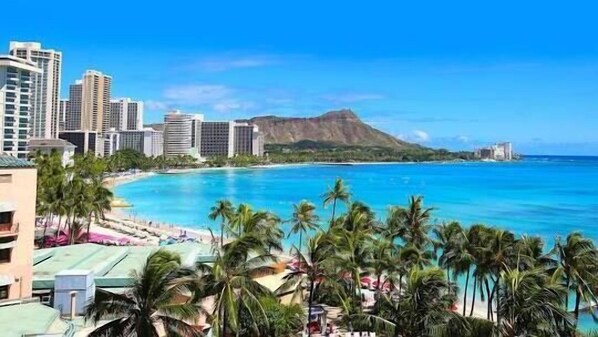 Beach - Heart of Waikiki w/ Kitchen - Free Parking - Mountain View (Honolulu)