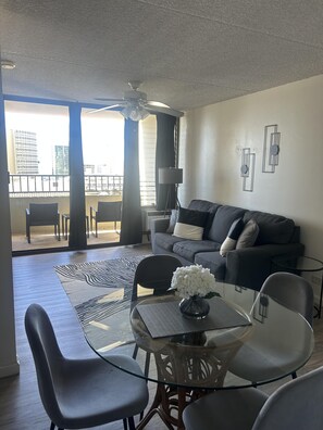 Table football, ping pong - Heart of Waikiki w/ Kitchen - Free Parking - Partial Ocean View (Honolulu)