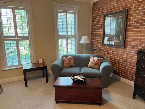 Historic rooms near riverfront in downtown, Louisiana, MO