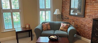 Historic rooms near riverfront in downtown, Louisiana, MO