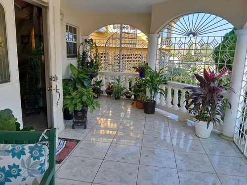 Perfect group stay in the heart of Montego Bay. 10 mins from beach