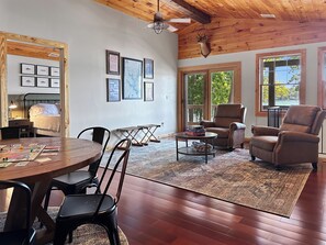 Interior - Arrow Point Lodge (Jackson)