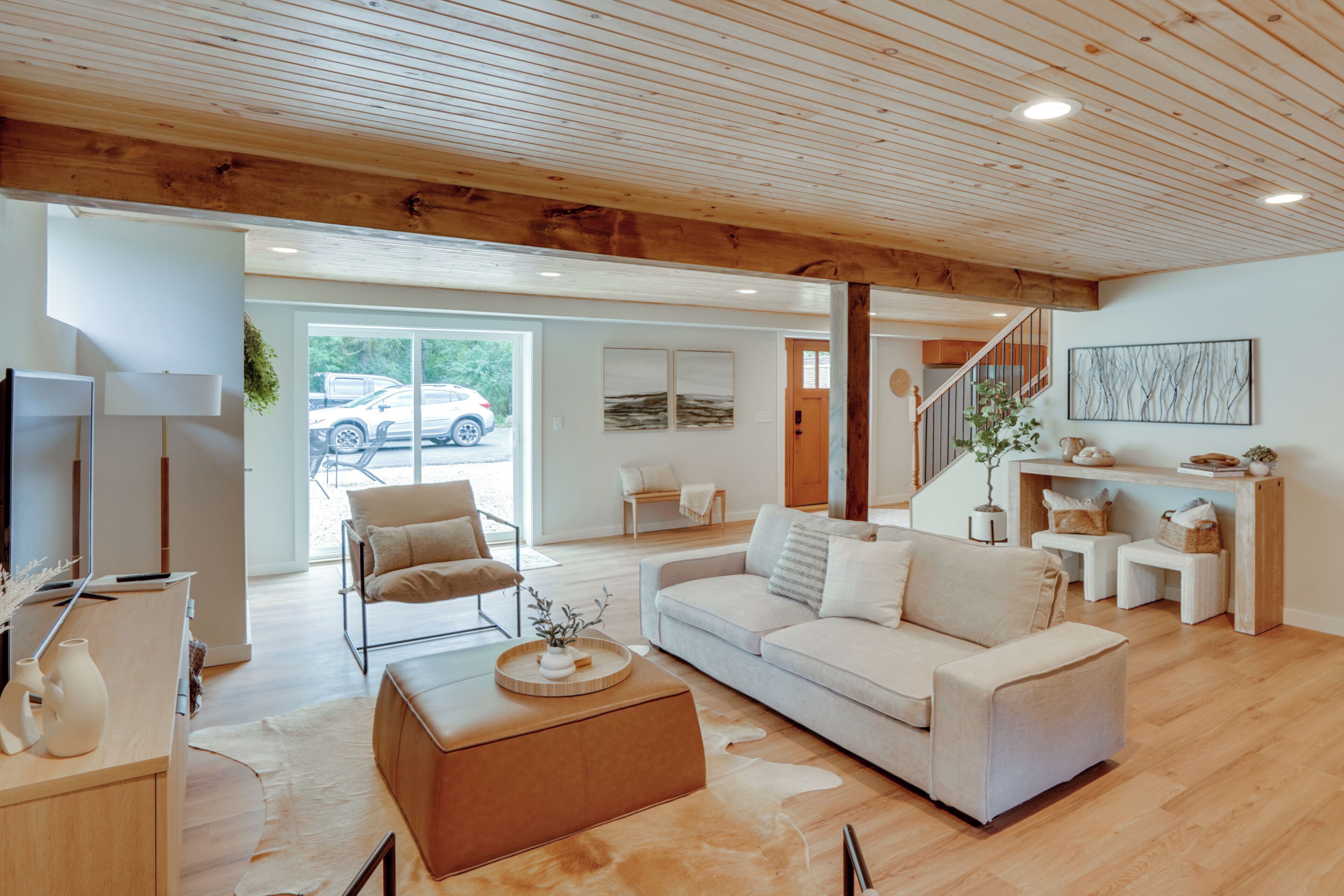 Freehold Home w/ Private Hot Tub & Fishing Pond!