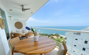 Apartamento, terraza, vistas al mar | Balcón