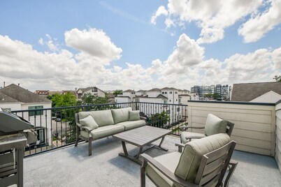 Roof Patio, View! Modern & Walkable, Spacious!