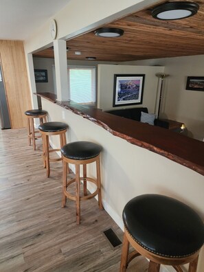 Lobby - Brand new-newly renovated cabin on 1/2 acre lot right on the Missouri River! (Cascade)