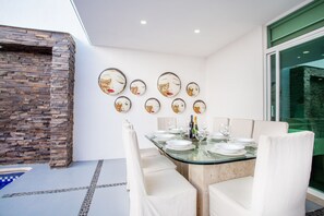 Outdoor dining - Private Pool, Near Beach, Restaurants - Sleeps 11 (Puerto Vallarta)