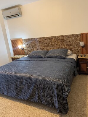 3 عدّة غرف نوم وملاءات أسرّة