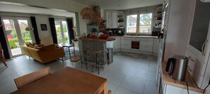 Interior - Cozy house near Paris. haven of peace, mature garden, terrace lounge, spa (LAMORLAYE)